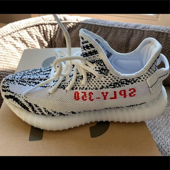 Yeezy 350 V2-zebra print (brand new) - Picture 1 of 8
